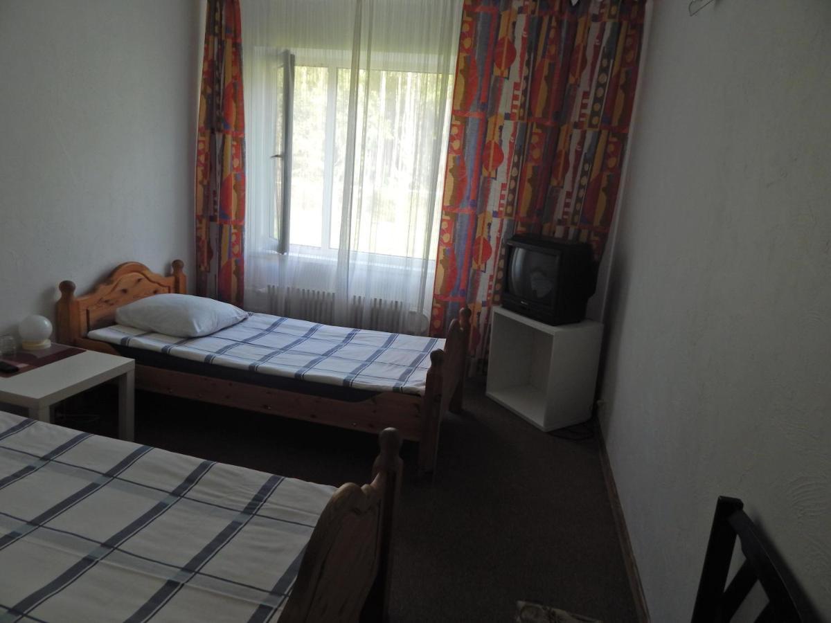 Motel Brencis Iecava Екстериор снимка